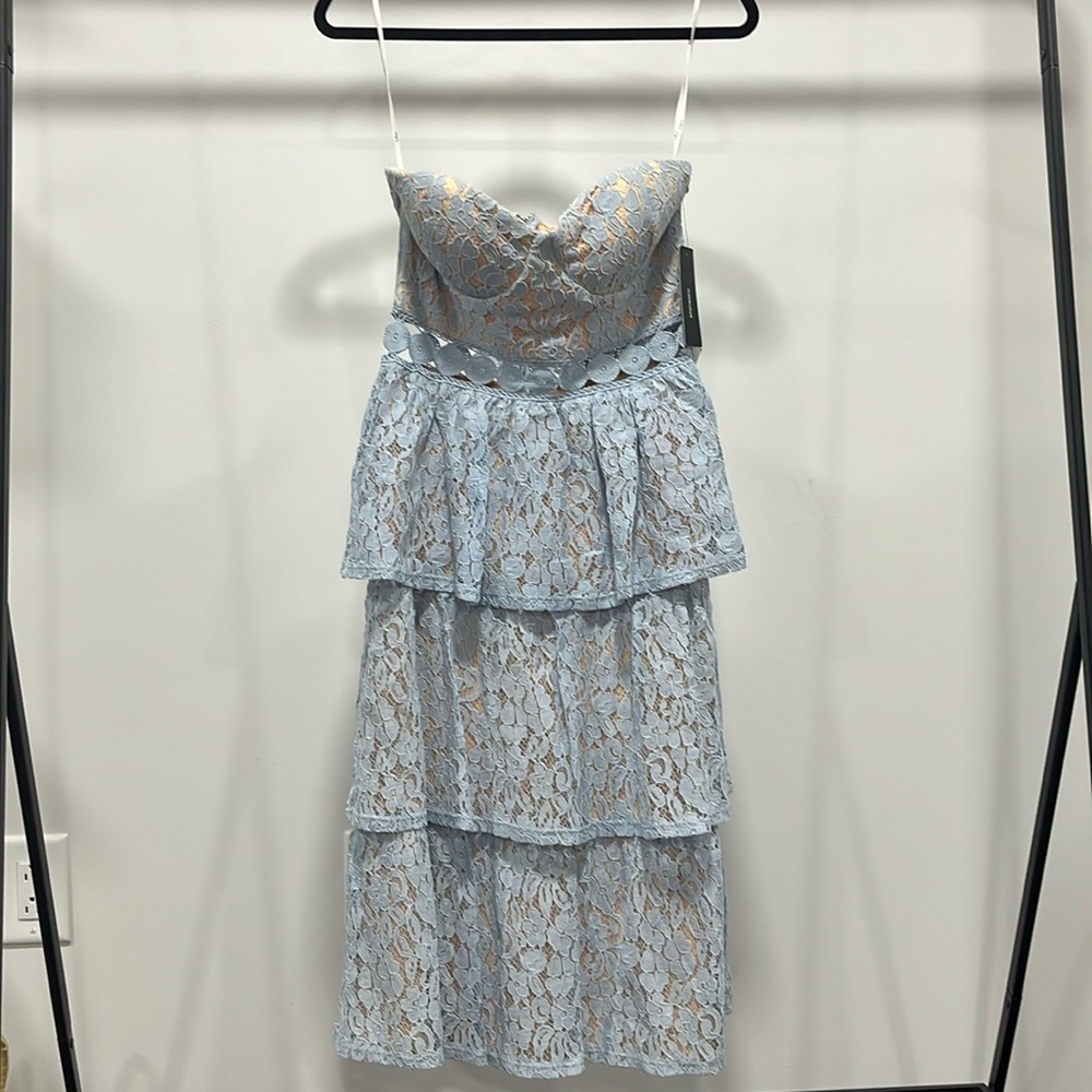 LULUS strapless blue lace midi dress, size M, new with tag.